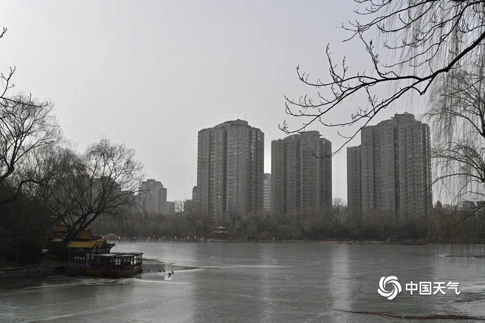 沙尘继续影响北京 部分地区空气质量达中度以上污染